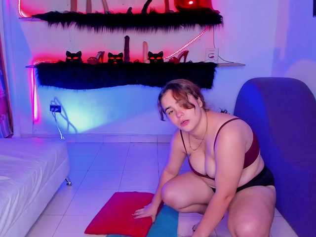 Shyfantasies live cam