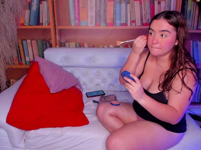 Shyfantasies live cam on BongaCams