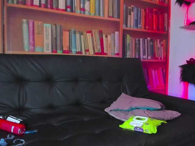 Shyfantasies live cam on BongaCams