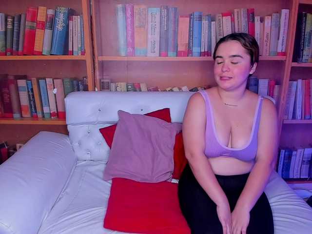 Shyfantasies live cam on BongaCams