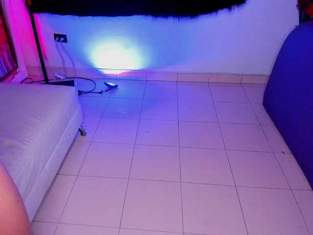 Shyfantasies live cam on BongaCams