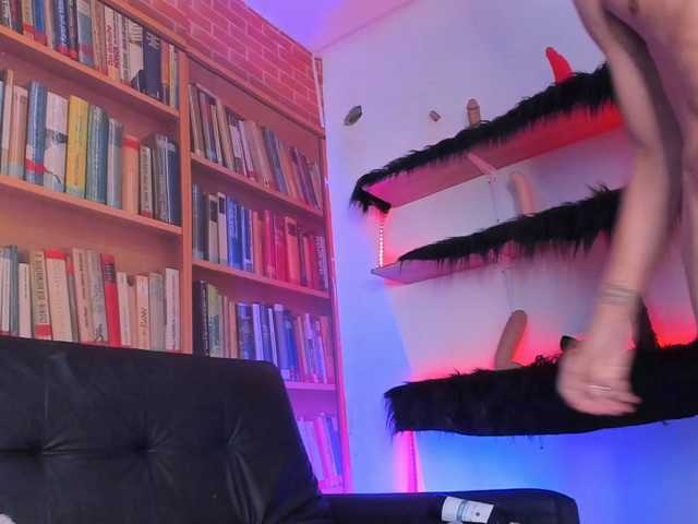 Shyfantasies live cam on BongaCams