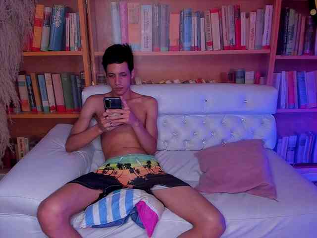 Shyfantasies webcam