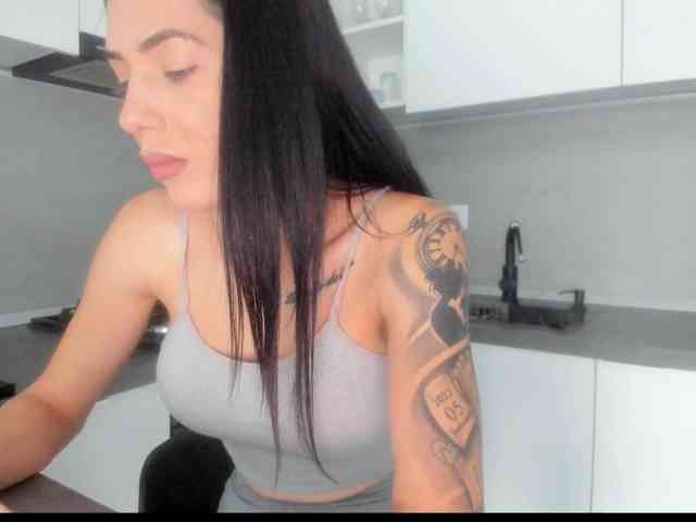 Emasweetxx webcam