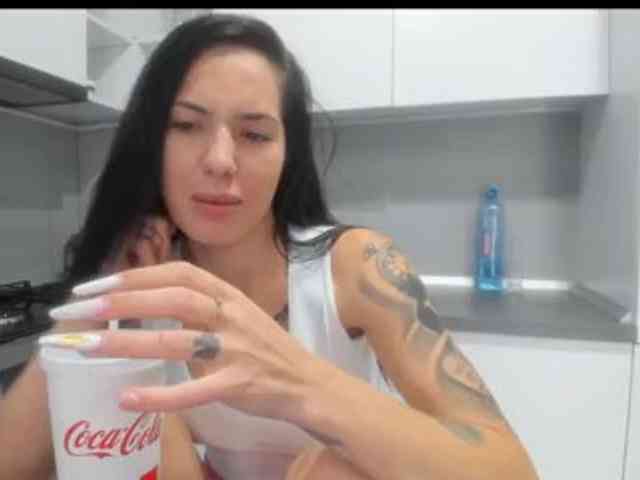 Emasweetxx webcam