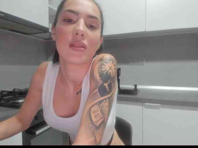 Emasweetxx webcam