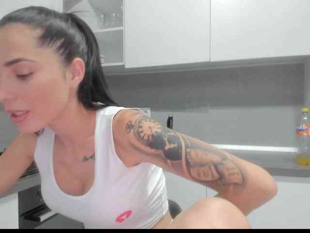 Emasweetxx webcam