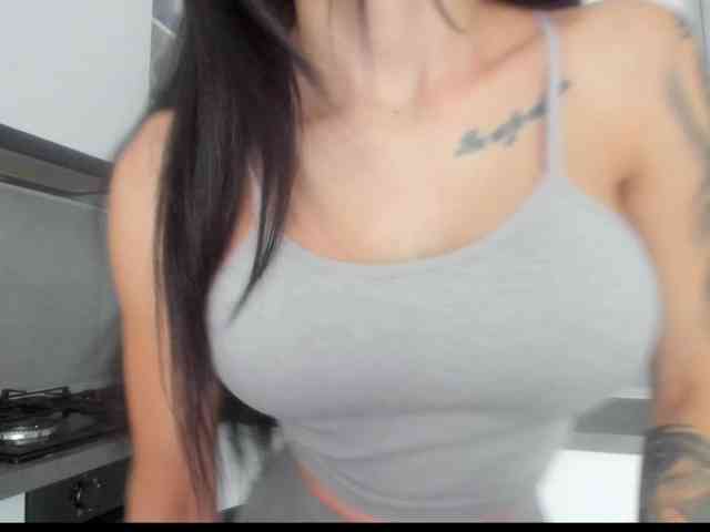 Emasweetxx webcam