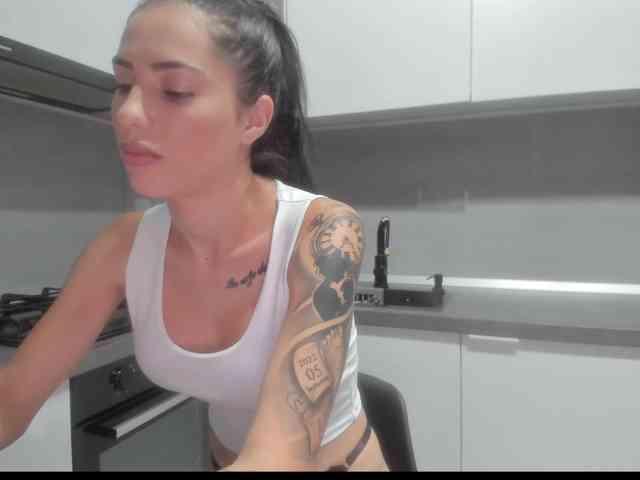Emasweetxx webcam