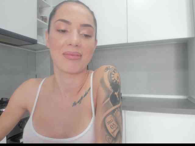 Emasweetxx webcam