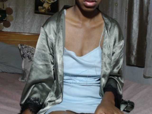 Hamour live cam on BongaCams