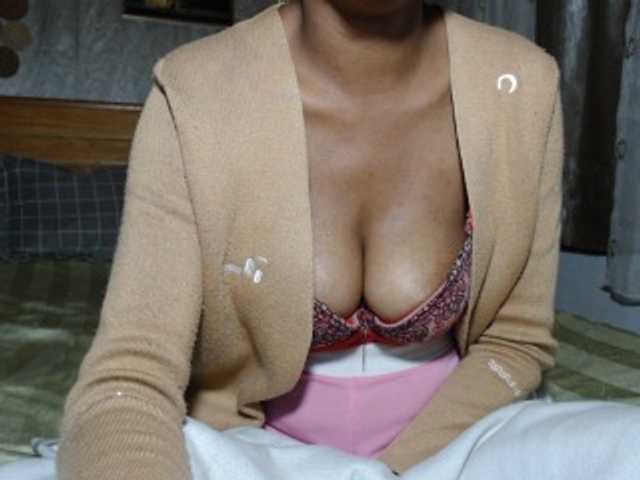 Hamour live cam on BongaCams