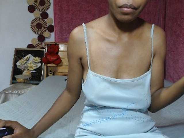 Hamour — live female cam