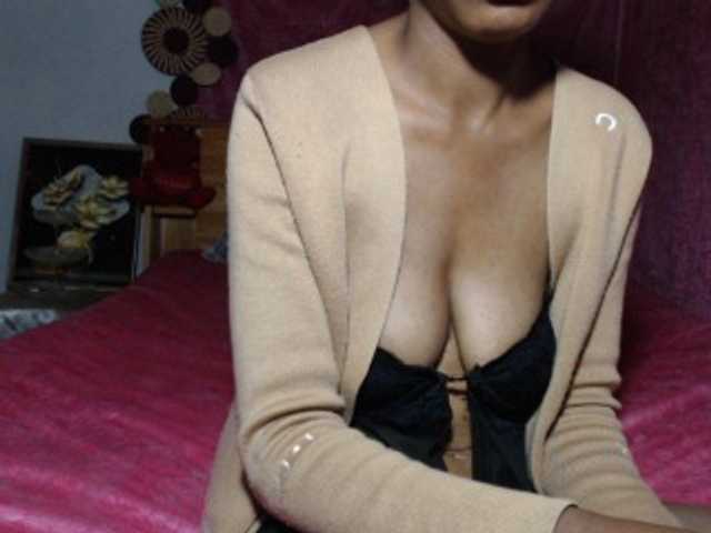 Hamour live cam on BongaCams