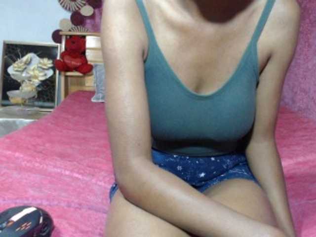 Hamour live cam on BongaCams