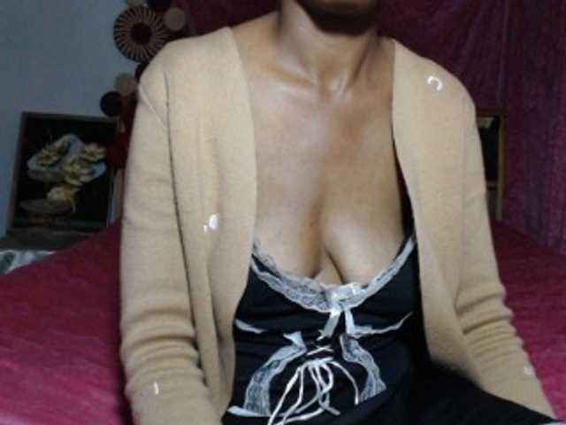 Hamour live cam on BongaCams