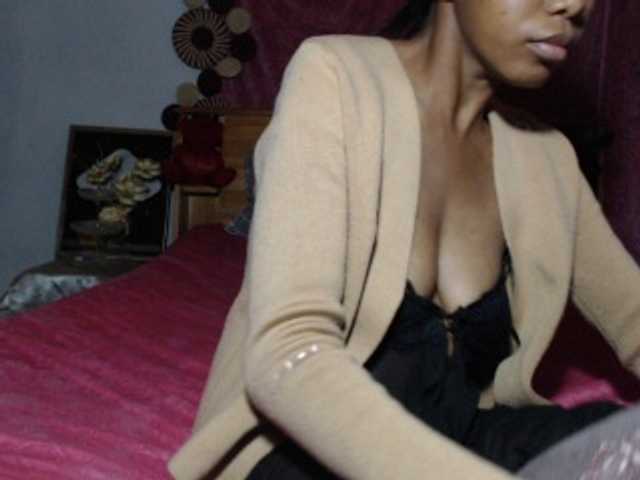 Hamour live cam on BongaCams