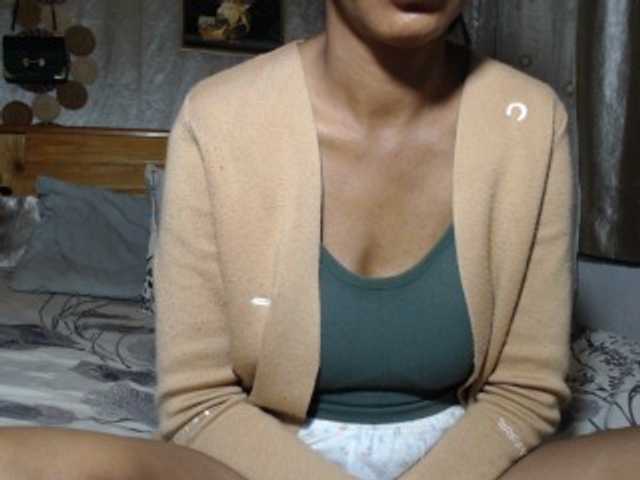 Hamour live cam on BongaCams
