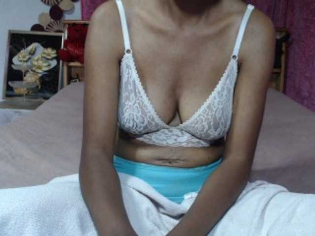 Hamour live cam on BongaCams