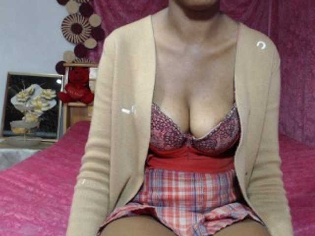 Hamour live cam on BongaCams