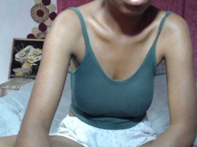 Hamour live cam on BongaCams