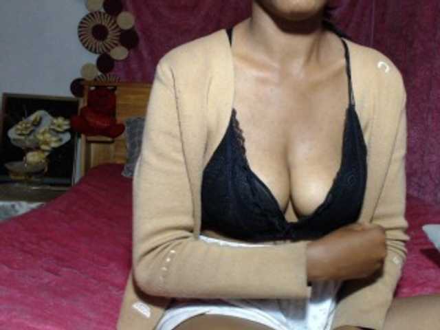 Hamour live cam on BongaCams