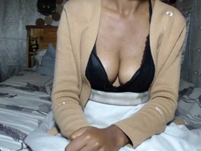 Hamour live cam on BongaCams
