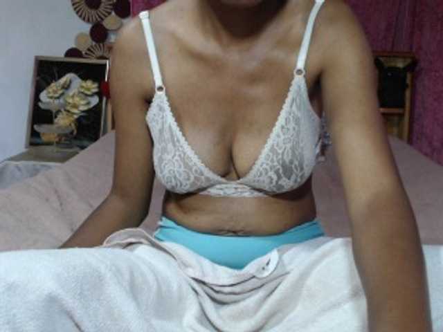 Hamour live cam on BongaCams