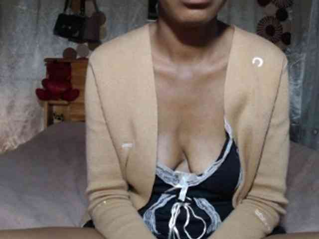 Hamour Live Webcam on BongaCams