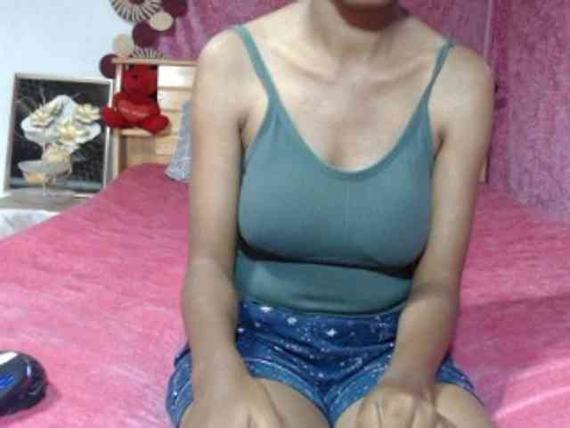 Hamour Live Webcam on BongaCams