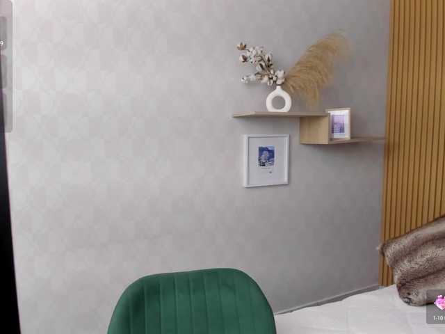 charlotte-mayers live cam on BongaCams
