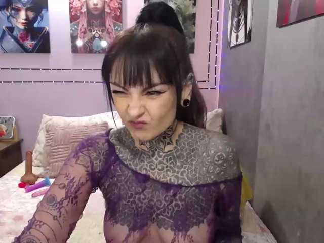 LolaRouse, en directo ahora en BongaCams
