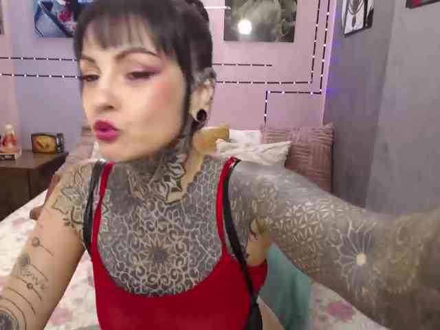 LolaRouse's webcam live show