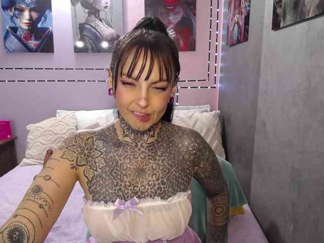 Model: LolaRouse