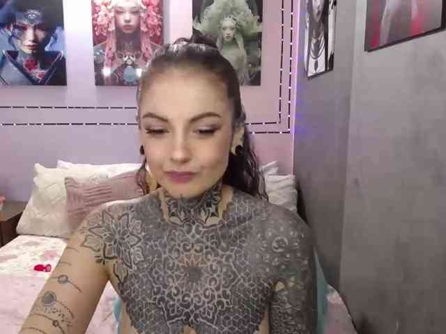 LolaRouse's webcam live show