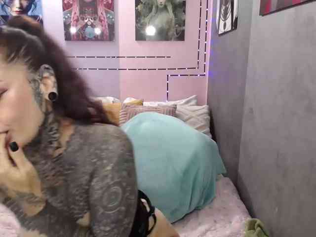 Model: LolaRouse