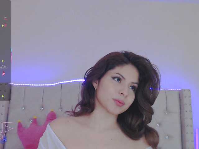 EmilyMerbu live cam on BongaCams