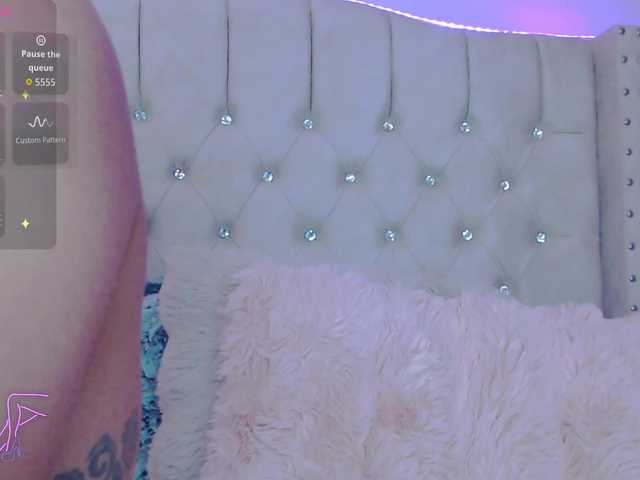 EmilyMerbu live cam on BongaCams