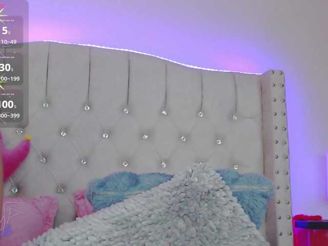 EmilyMerbu live cam on BongaCams
