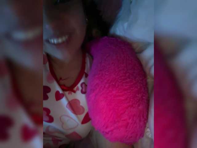 EmilyMerbu live cam on BongaCams