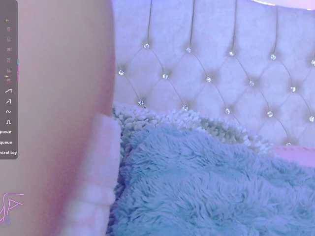 EmilyMerbu live cam on BongaCams