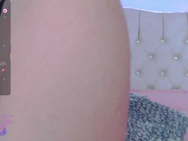 EmilyMerbu live cam on BongaCams