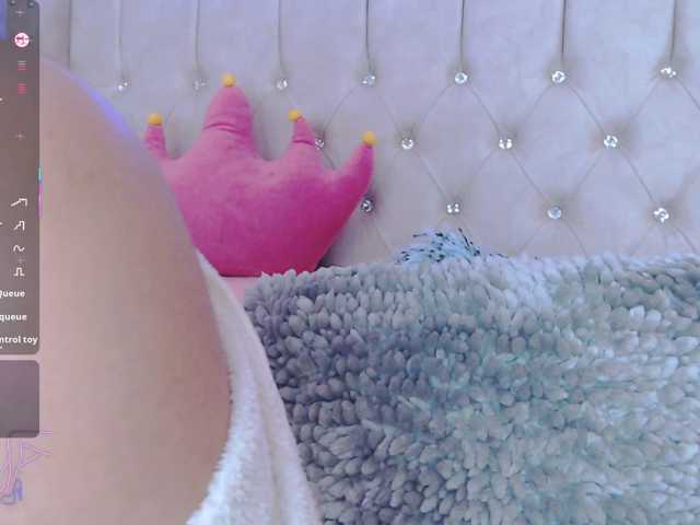 EmilyMerbu live cam on BongaCams