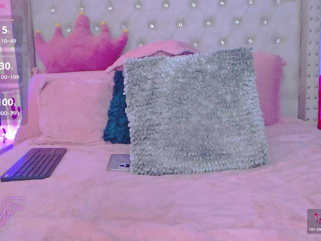EmilyMerbu live cam on BongaCams