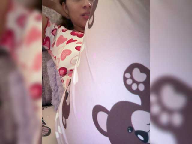 EmilyMerbu live cam on BongaCams