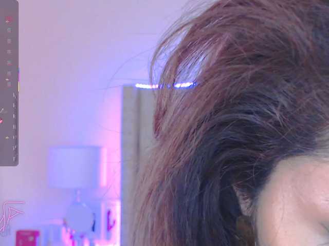 EmilyMerbu live cam on BongaCams