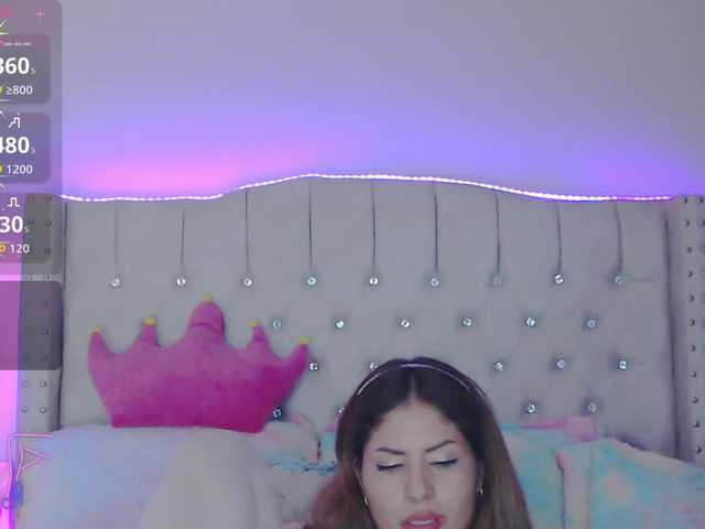 EmilyMerbu live cam on BongaCams