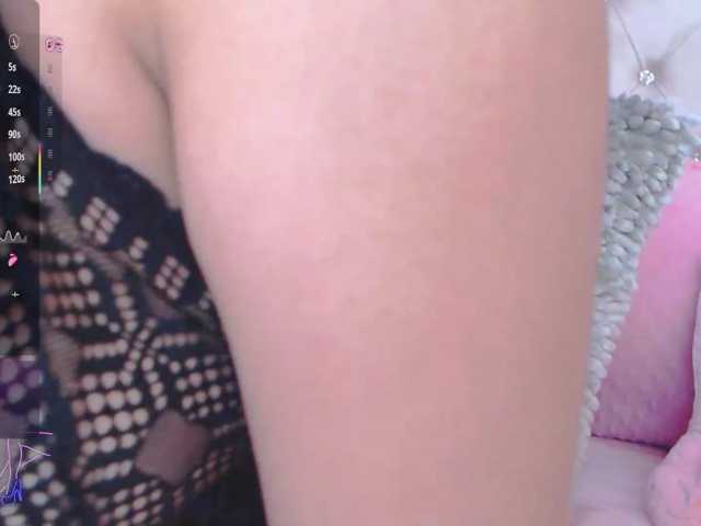 EmilyMerbu live cam on BongaCams