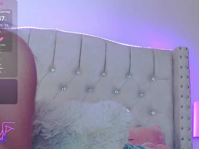 EmilyMerbu live cam on BongaCams