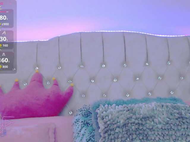 EmilyMerbu live cam on BongaCams